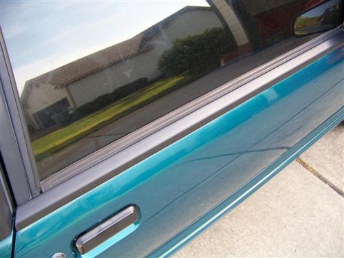 1987-93 Mustang Outer Door Belt Molding Pair