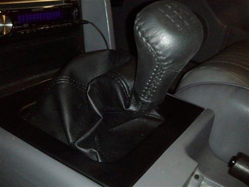 Mustang Leather Shifter Boot & Bezel Kit (87-93)